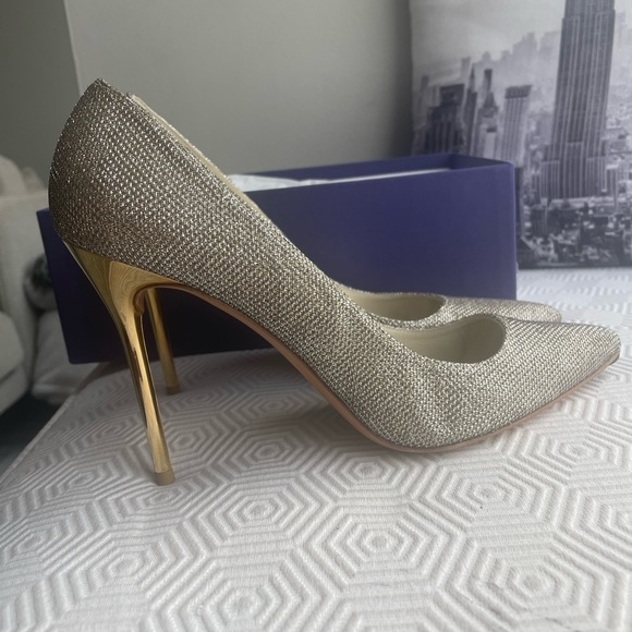 Stuart Weitzman SW 100 Pump Size 8 - Picture 3 of 6